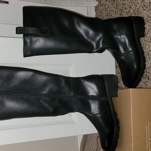 Riding boots